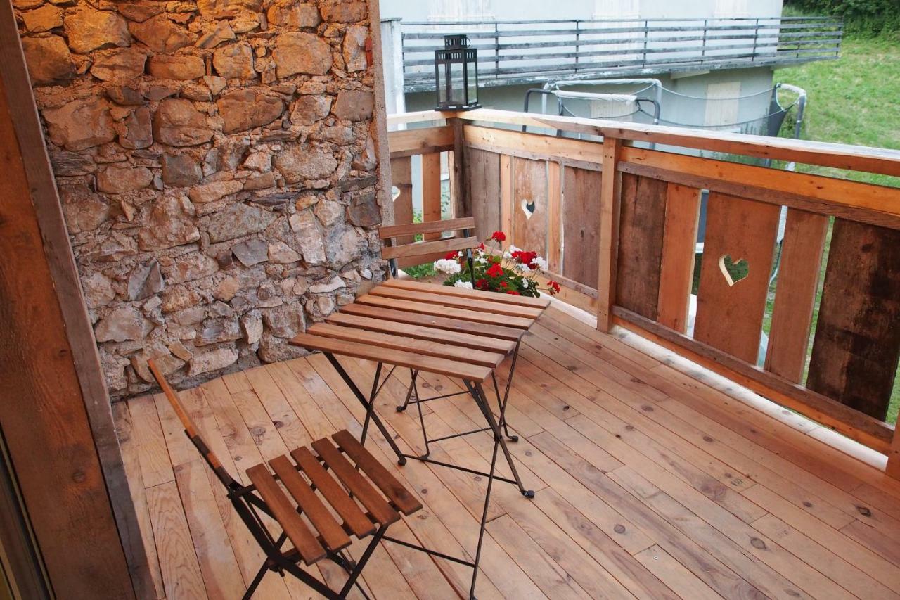 Bed and Breakfast Chez Julie Thollon-les-Memises Exterior foto