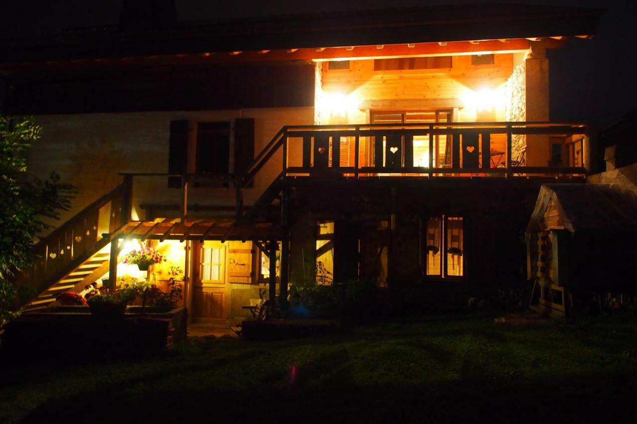 Bed and Breakfast Chez Julie Thollon-les-Memises Exterior foto